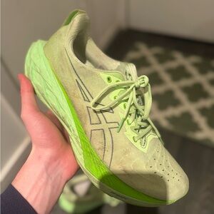ASICS Novablast 4, US10.5 Running Shoes Illuminate Green